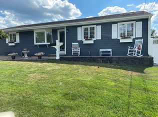 13 Amherst Ct, Parlin, NJ 08859