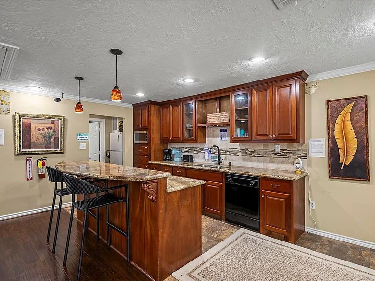 18718 Vickers Rd — Photo 6