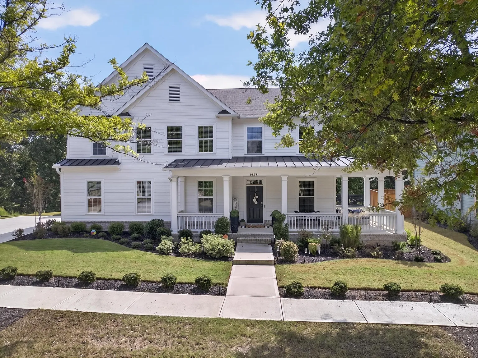 5 bed, 4.5 bath, 3610 sqft, $3,800 — Photo 1