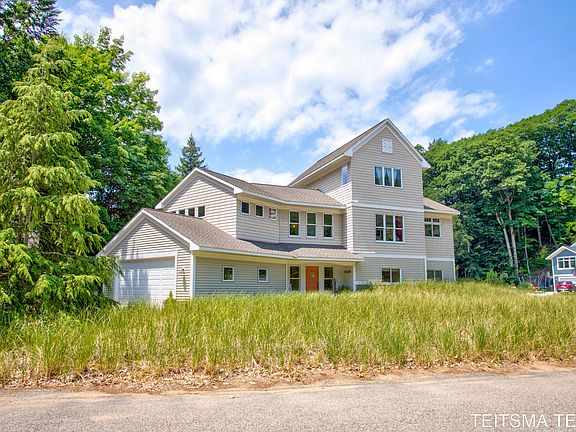4th image of 9435 Lakeview Ct