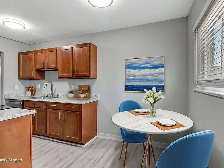 McGregor Apartments — Photo 26