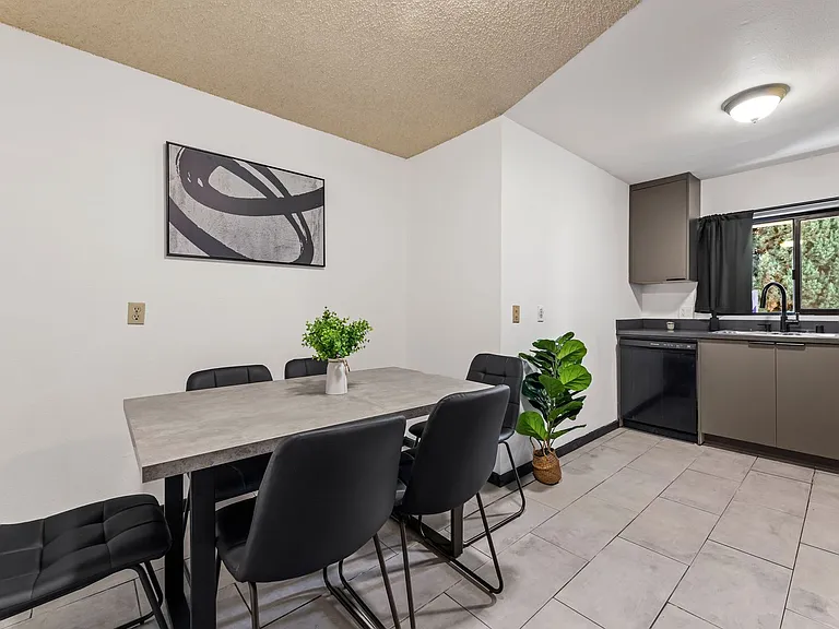 1823 Pelham Ave #6 — Photo 16