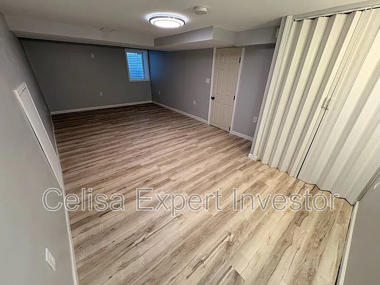 3221 S Harrison St — Photo 10