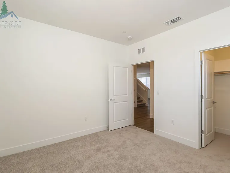 2824 Wrangell St — Photo 14