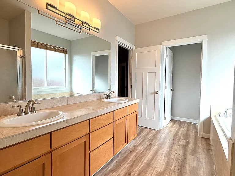 602 W Ridgeview Ln — Photo 11