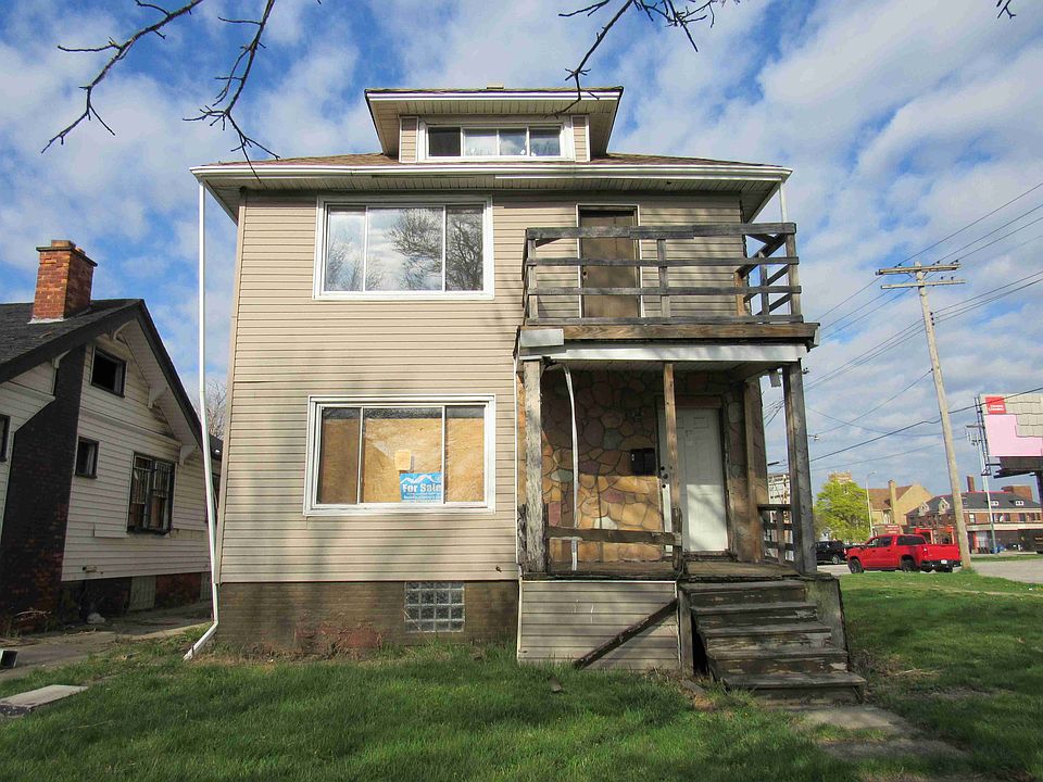 9447 Woodside