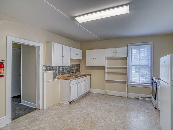 3rd image of 132 W Mount Vernon St #132