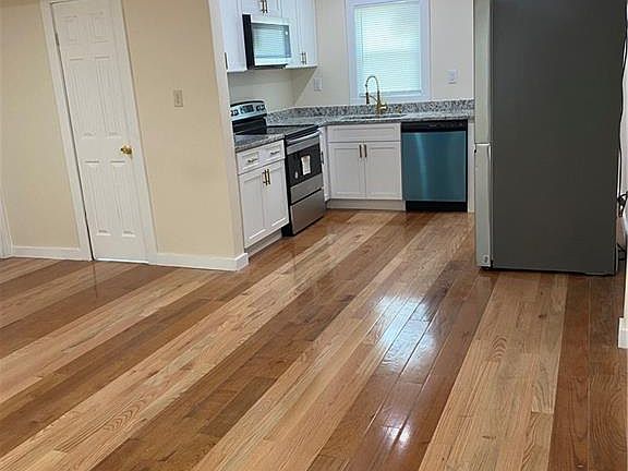 2nd image of 1597 Cedar Ave