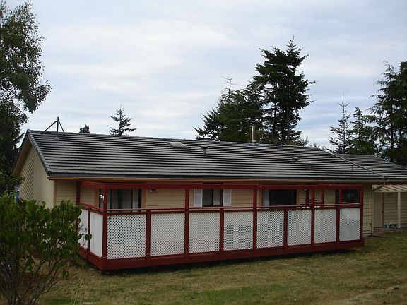 view from right rear corner of house