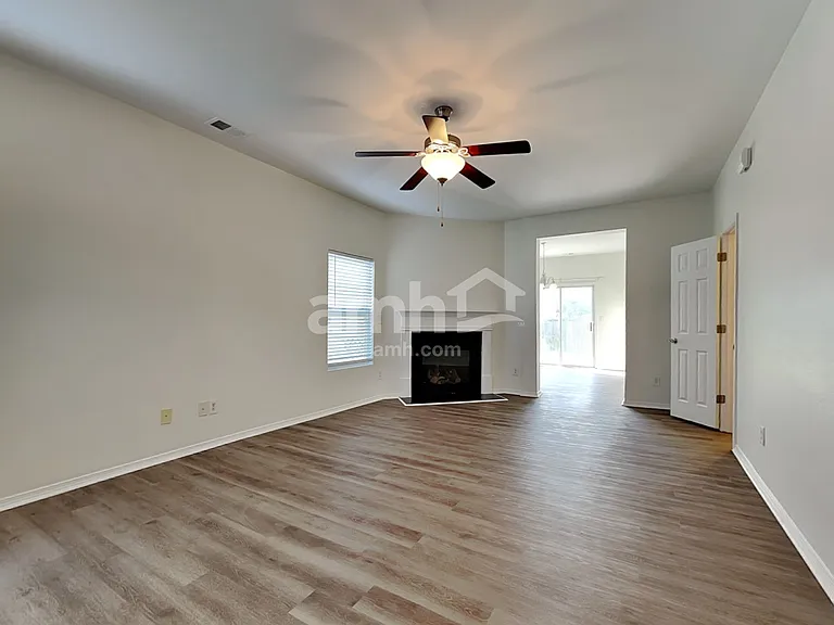 9023 Newfield St — Photo 5