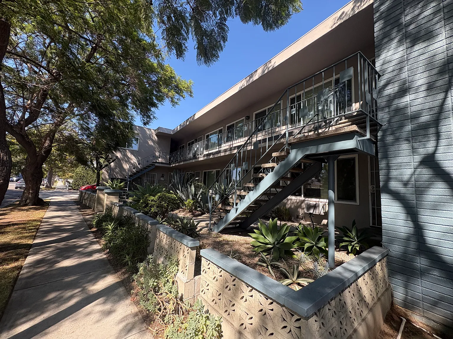 2 bed, $3,000 — Photo 2