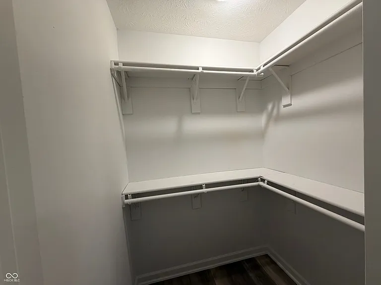 4930 Elliott Ave — Photo 11