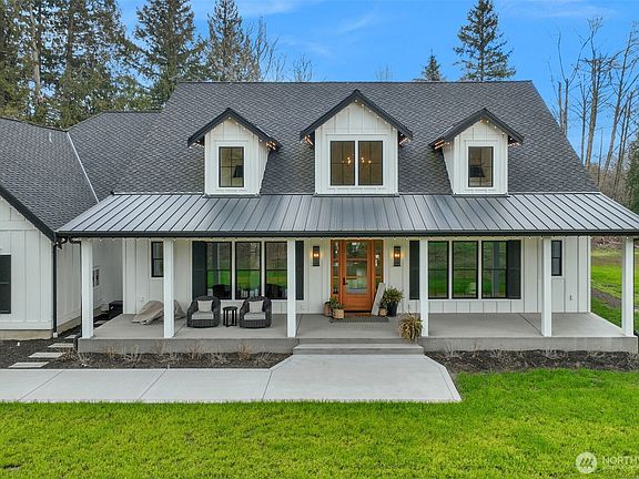 3rd image of 20303 44th Avenue NW