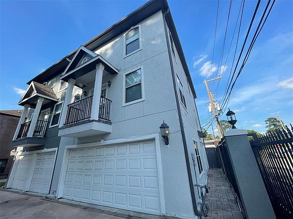 2nd image of 3710 Sherwood Ln Unit 105