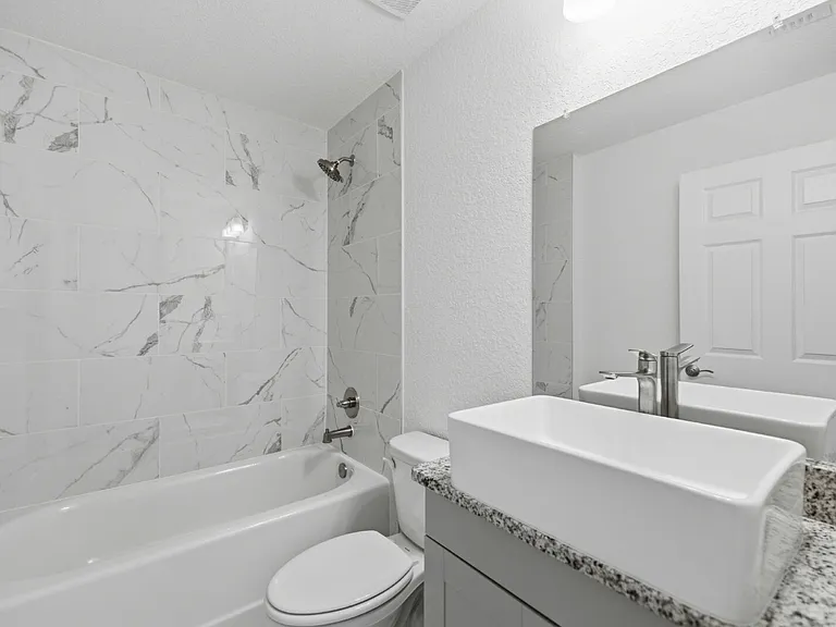 870 NW 69th St — Photo 18