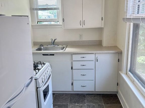 3rd image of 1818 W 1st Ave APT 33