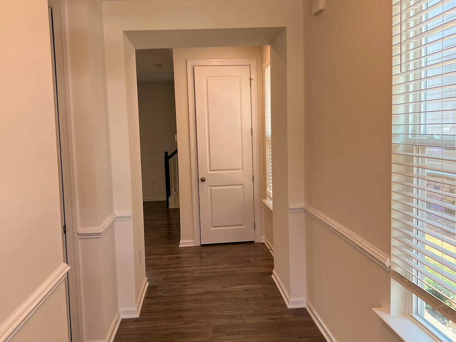 3 bed, 2.5 bath, 2500 sqft, $2,400 — Photo 3