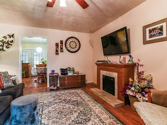 4th image of 1215 Blanton Pl