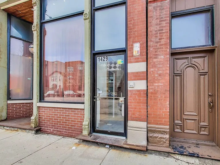 1429 W Grand Ave #3F — Photo 2