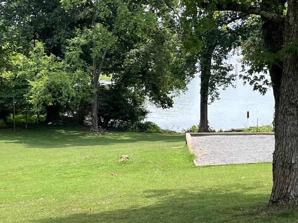 100 Sterling Rd, Hendersonville, TN 37075