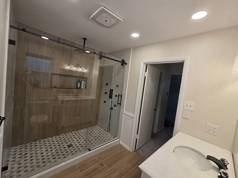 205 W Ash Ln — Photo 20