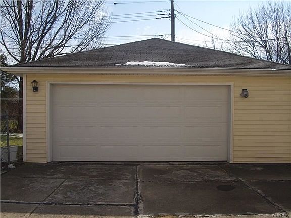 3rd image of 71 Zoerb Ave