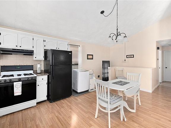 5th image of 48 Spicer St