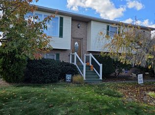 207 Robin Dr, Larksville, PA 18704