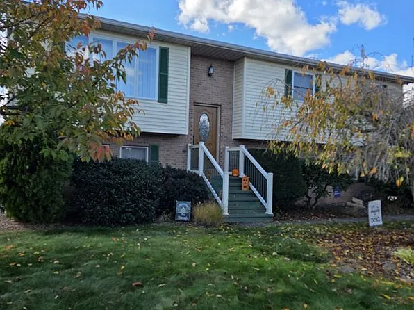 207 Robin Dr, Larksville, PA 18704