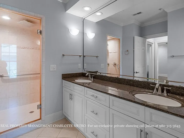 529 Queens Rd — Photo 52