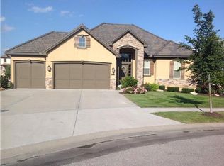 9017 Martindale St, Lenexa, KS 66220