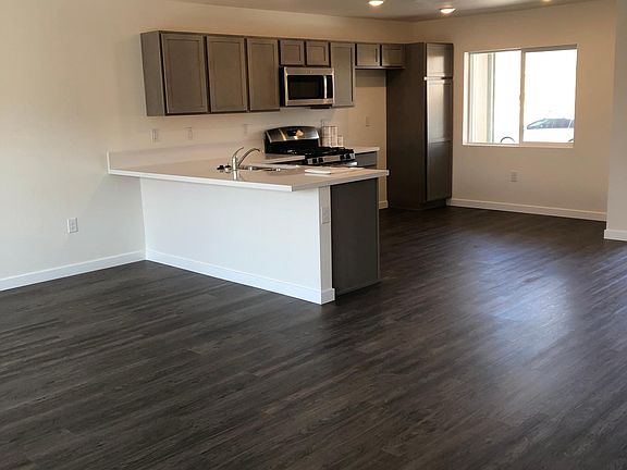 4th image of 203 Green Ln