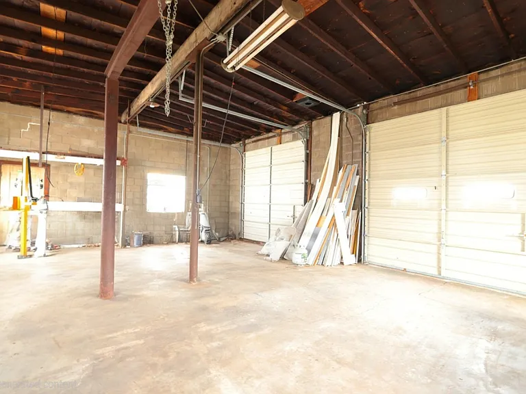 1128 Jefferson St — Photo 28