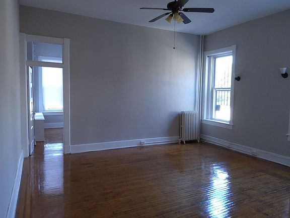 4th image of 2936 Saint Paul St APT 1R