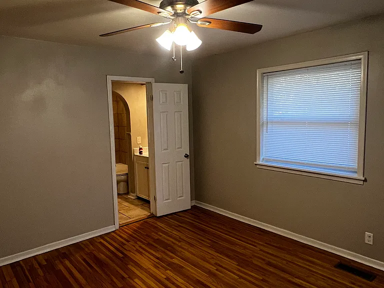 4016 Maple St — Photo 13