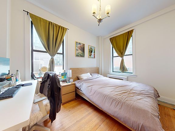 3rd image of 245 W 51st St #71