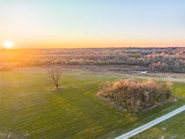 15 W 50th St N, Porter, OK 74454