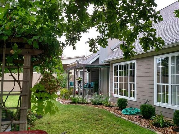2nd image of 612 Lupine Ln
