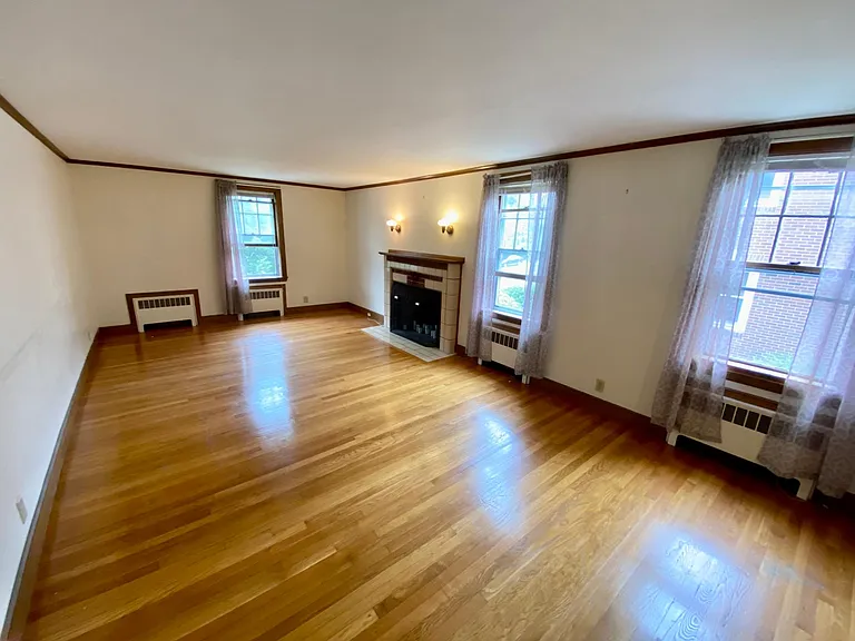 62 Washington St — Photo 1