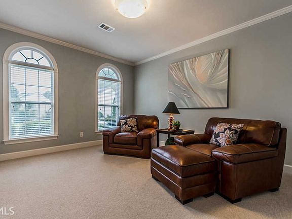 5th image of 1100 Drewsbury Ct SE