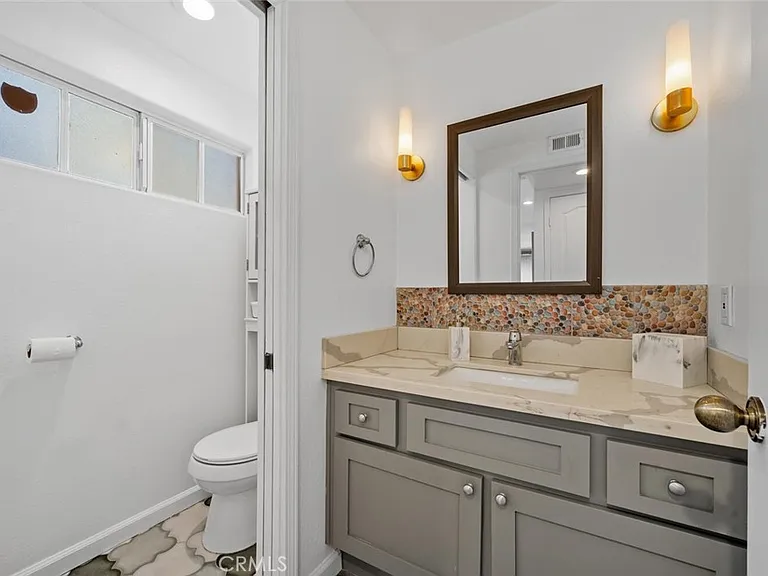 620 Holbrook Ct — Photo 37