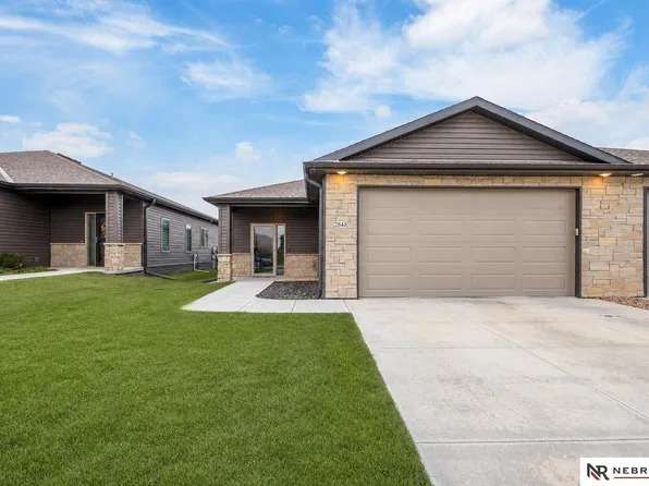 2848 Sheila Ln, Lincoln, NE 68516