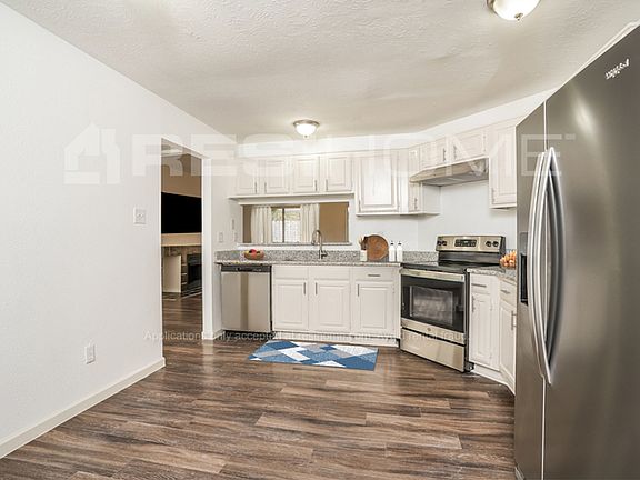 3rd image of 2315 Calumet Dr