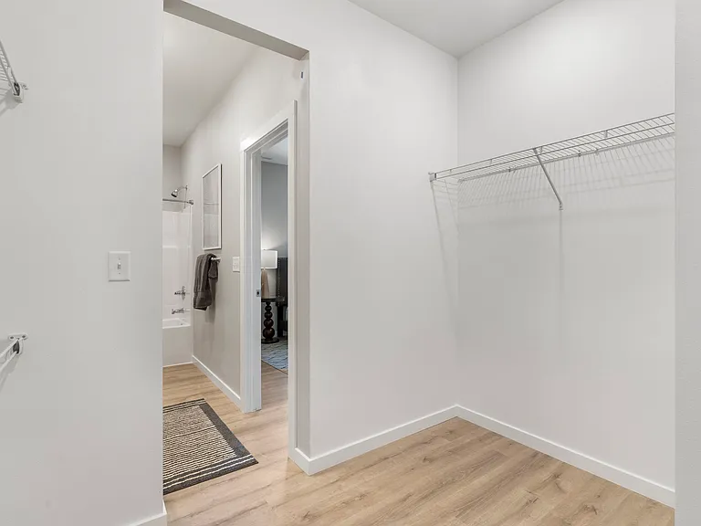 740 E Vivian Street — Photo 23