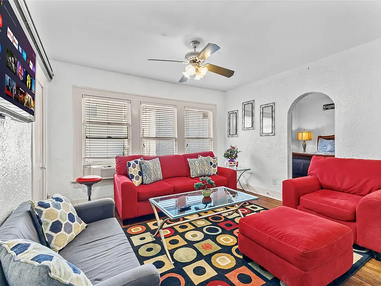 2511 Whitney St #B — Photo 3