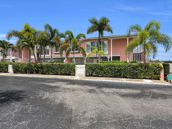 2nd image of 475 Tequesta Dr APT 16