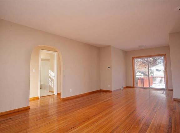4th image of 626 N Rockford Ave