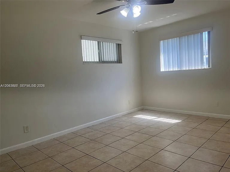 753 SW 3rd St — Photo 7