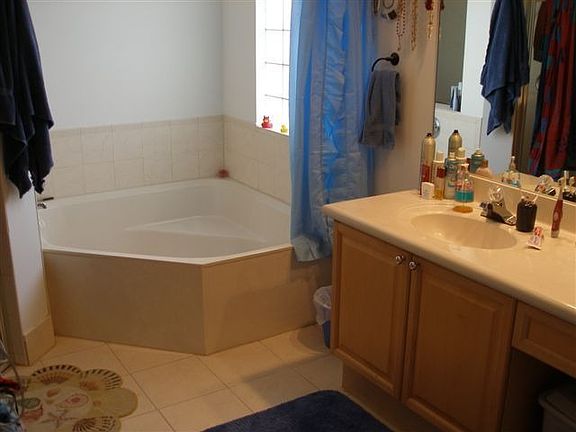 master bath tub