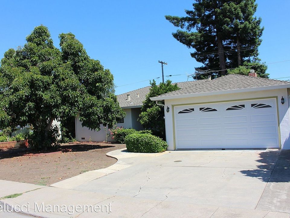 1st image of 858 Cuesta Dr